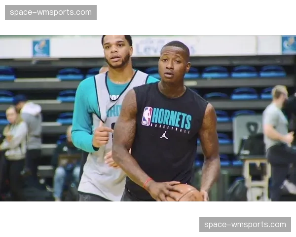 消息:NBA Cares项目在三月启动“校园防守训练日”,推广基础篮球防守技巧 消息:NBA Cares项目在三月启动“校园防守训练日”,推广基础篮球防守技巧