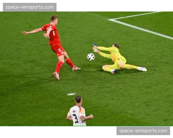 特写:法国手球传奇后卫卢姆离队传闻后首发声,坦言“未来几周决定去向” 特写:法国手球传奇后卫卢姆离队传闻后首发声,坦言“未来几周决定去向”